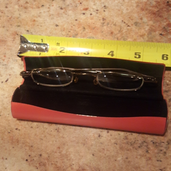 Reading Glasses (magnified )w/case sold on title - Picture 4 of 7